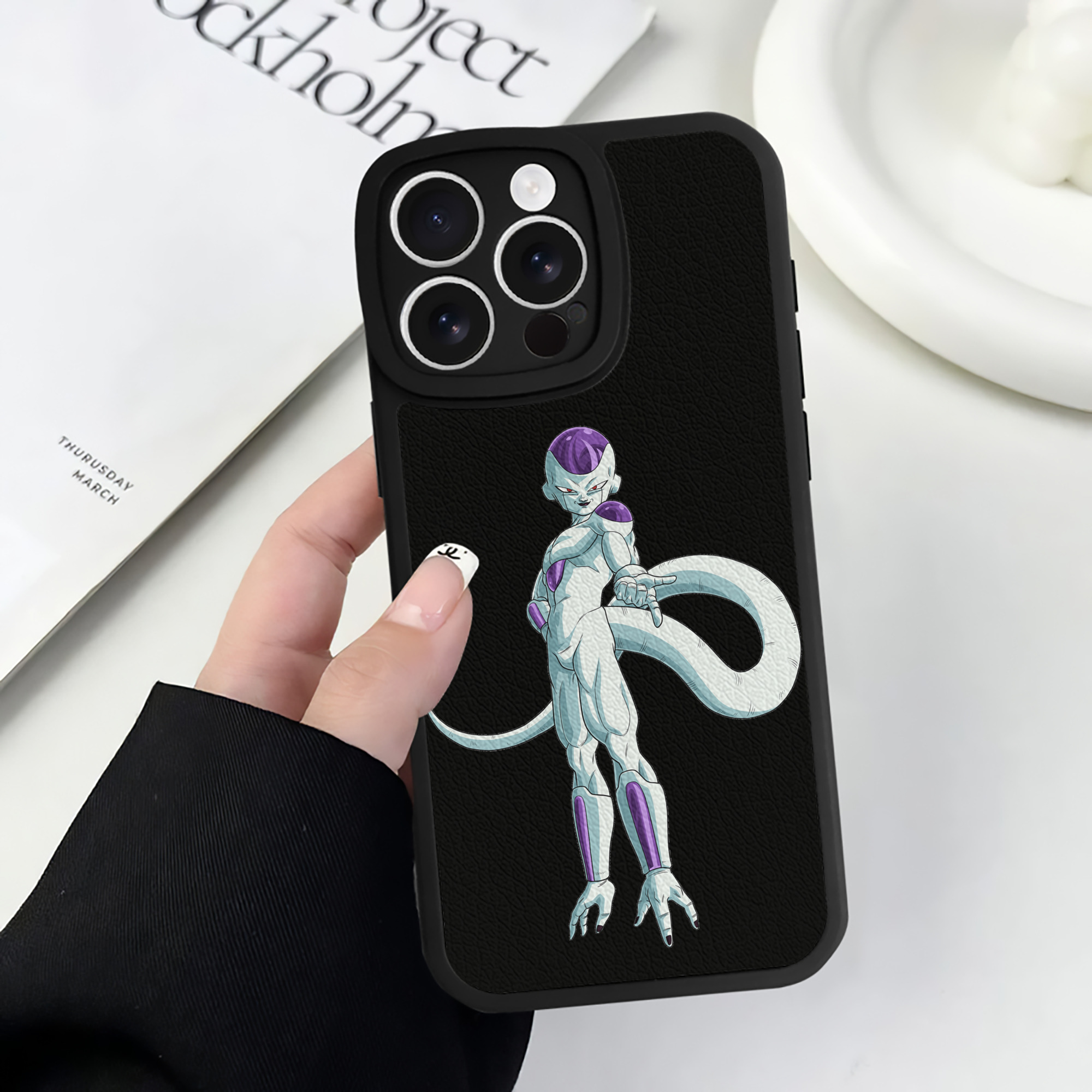 （画像用） ドラゴンボール フリーザ DRAGON BALL Frieza 【iPhone 16シリーズ対応】シリコンスマホケース（レザー調） 材質：シリコン